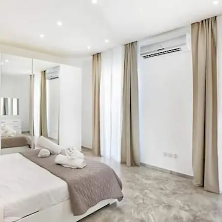 Lux Maisonette Апартаменты *