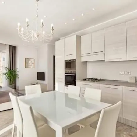 Lux Maisonette